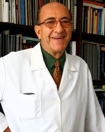 Médico parasitólogo Erwin Mansilla